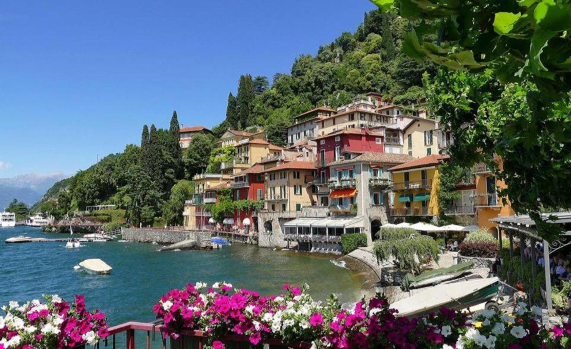 Tosca House 2 Bed and Breakfast Varenna Buitenkant foto