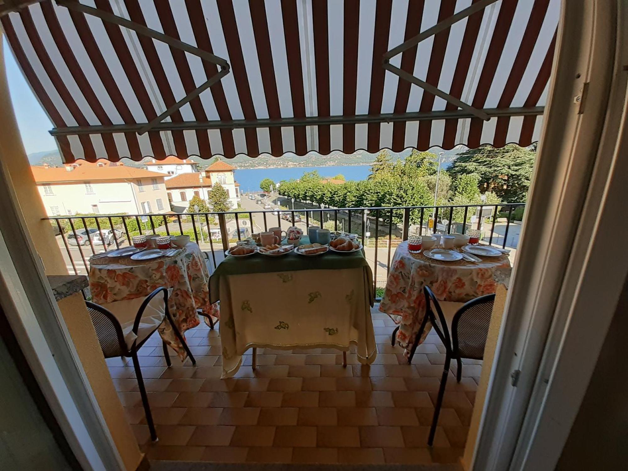 Tosca House 2 Bed and Breakfast Varenna Buitenkant foto