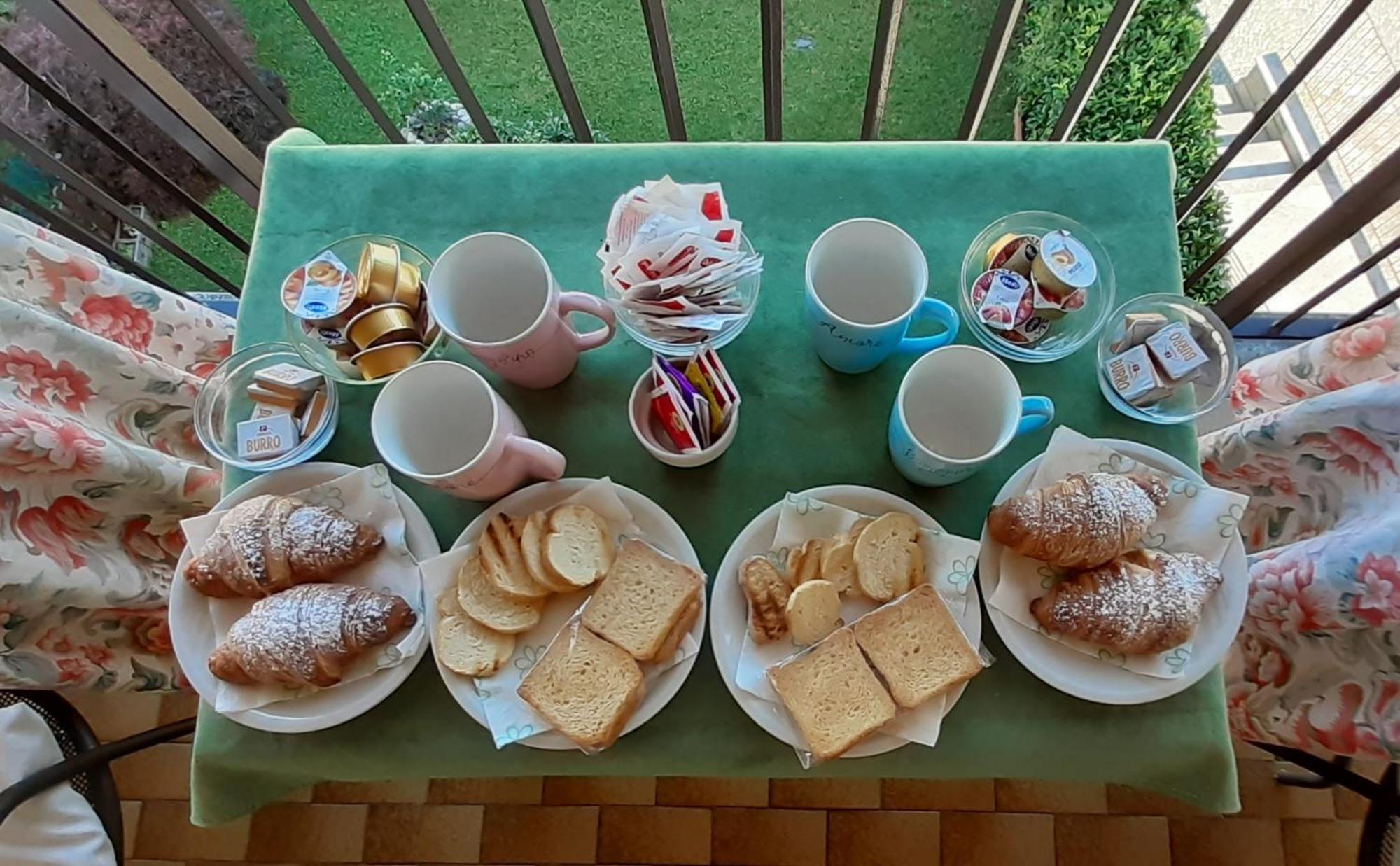 Tosca House 2 Bed and Breakfast Varenna Buitenkant foto