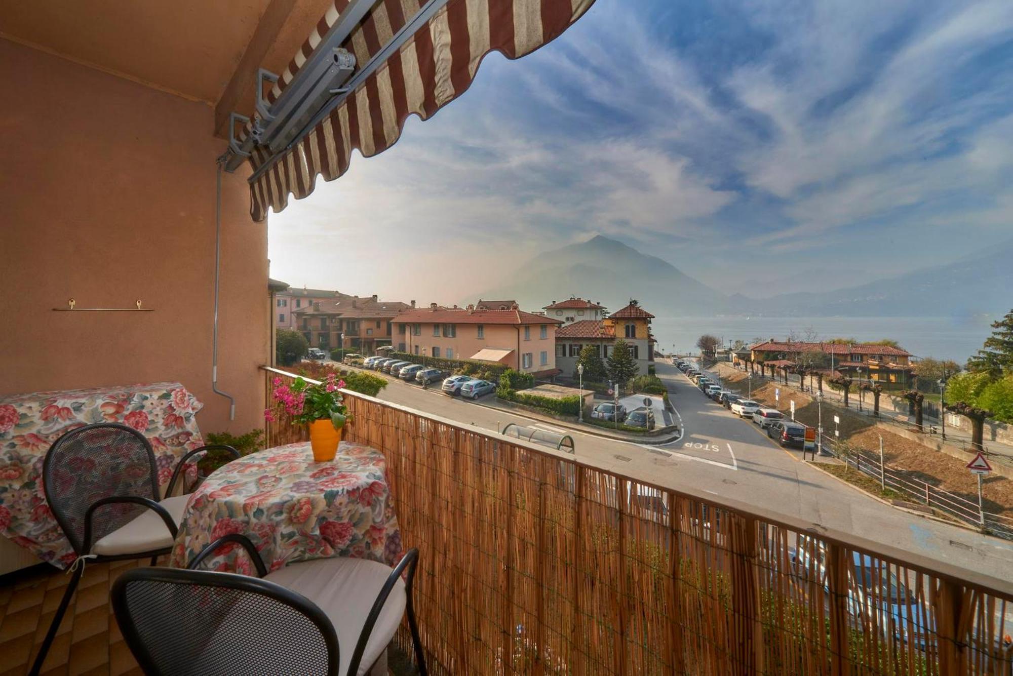 Tosca House 2 Bed and Breakfast Varenna Buitenkant foto