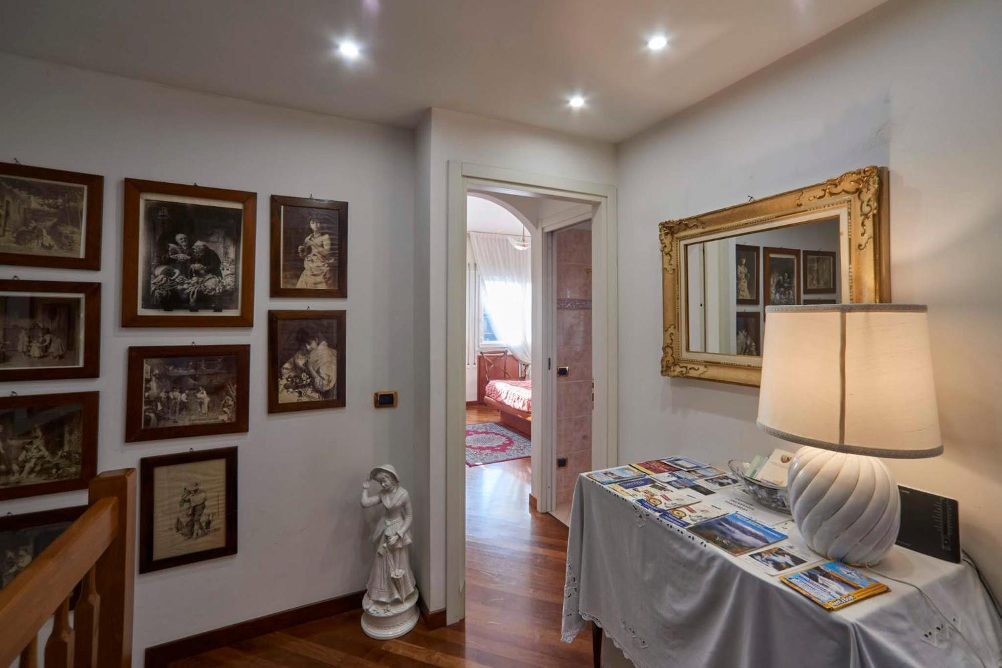 Tosca House 2 Bed and Breakfast Varenna Buitenkant foto