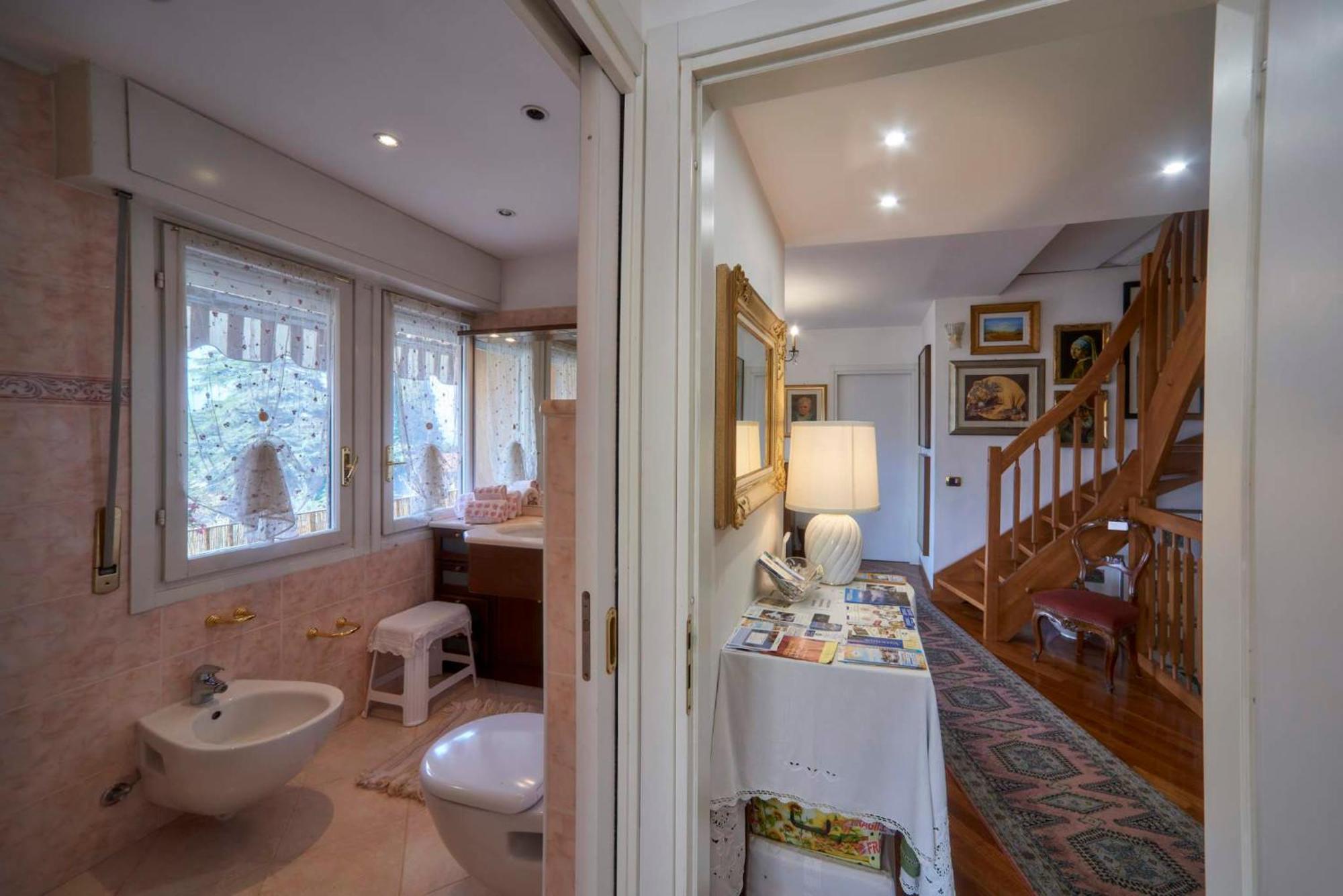 Tosca House 2 Bed and Breakfast Varenna Buitenkant foto