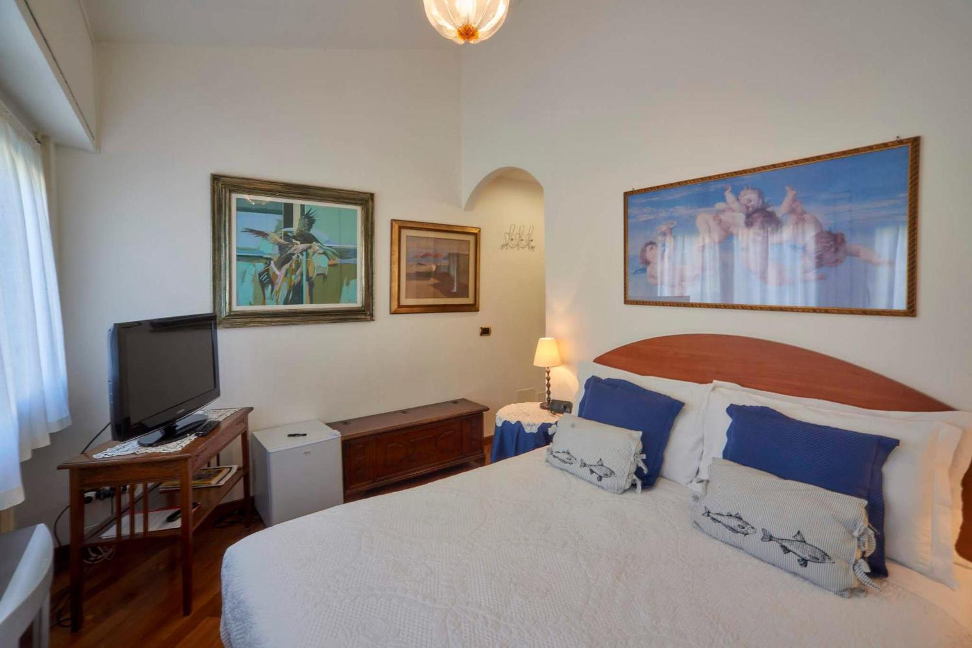Tosca House 2 Bed and Breakfast Varenna Buitenkant foto
