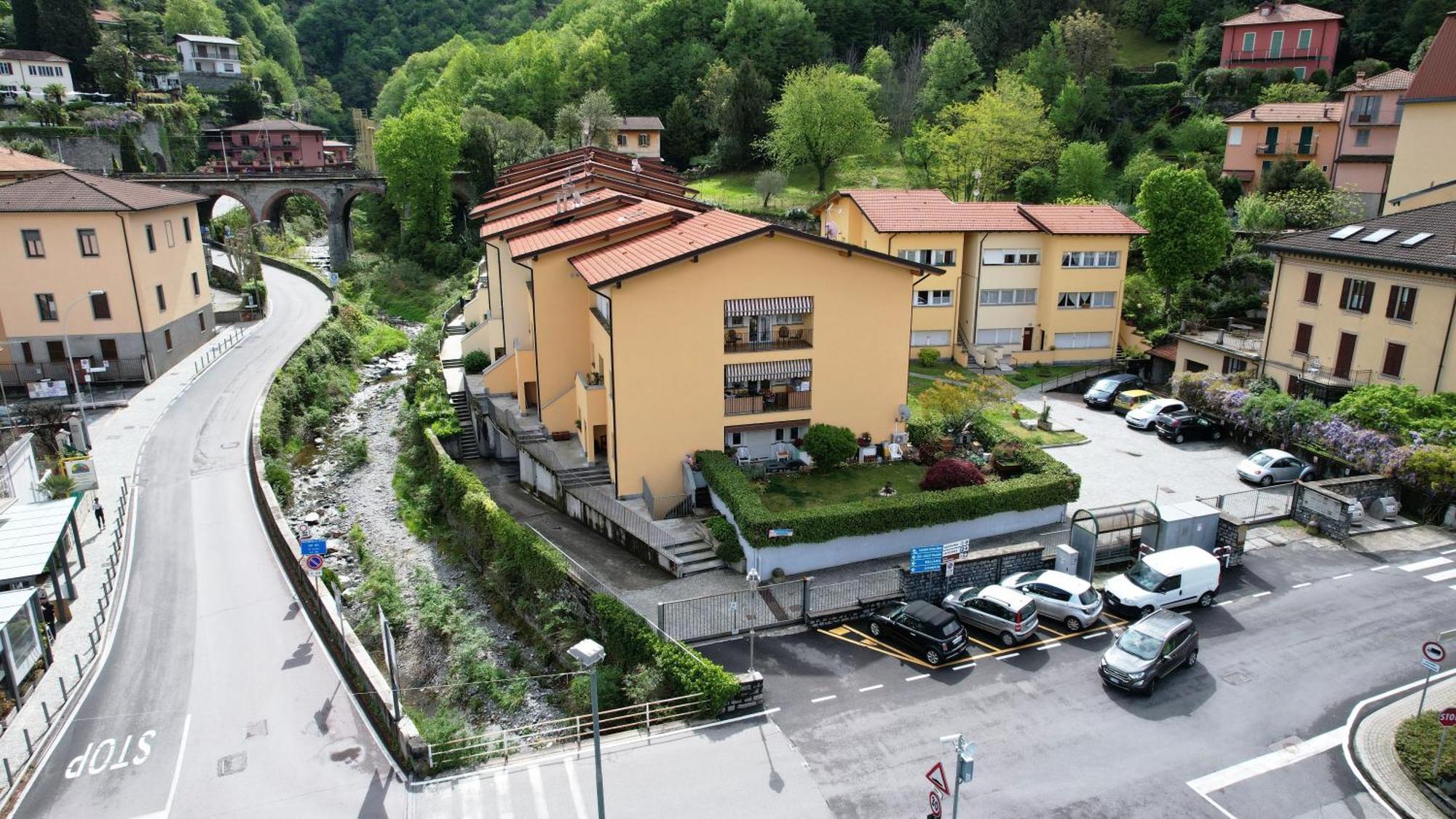Tosca House 2 Bed and Breakfast Varenna Buitenkant foto