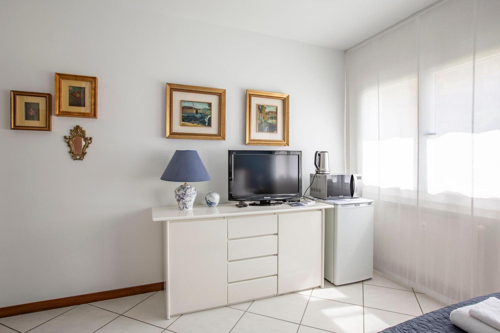 Tosca House 2 Bed and Breakfast Varenna Buitenkant foto