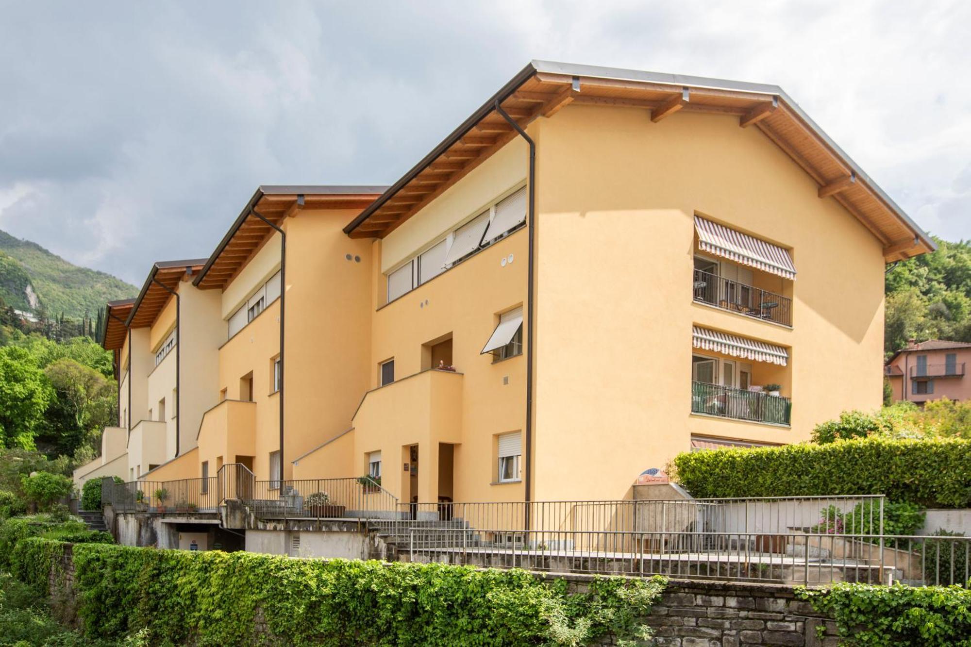 Tosca House 2 Bed and Breakfast Varenna Buitenkant foto