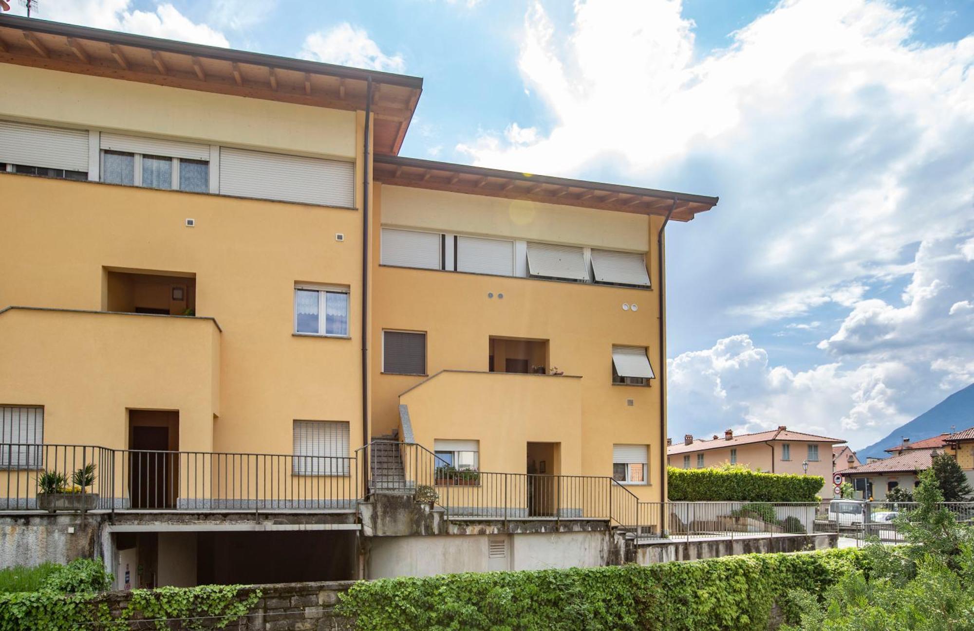 Tosca House 2 Bed and Breakfast Varenna Buitenkant foto